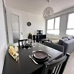 Un Cocon Paisible Avec Balneo Proche Centre Apartment