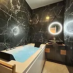 Un Cocon Paisible Avec Balneo Proche Centre *