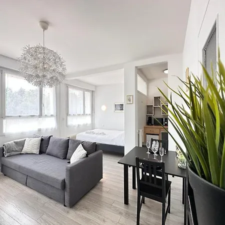 Apartment Un Cocon Paisible Avec Balneo Proche Centre Reims