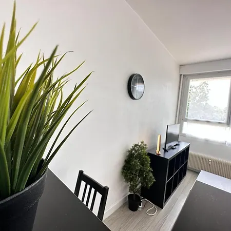 Un Cocon Paisible Avec Balnéo Proche Centre Apartamento Reims