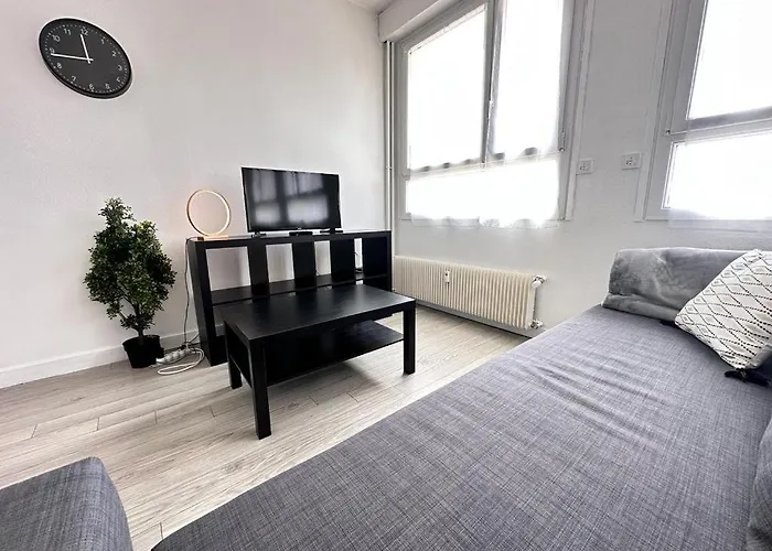 Un Cocon Paisible Avec Balneo Proche Centre Apartment