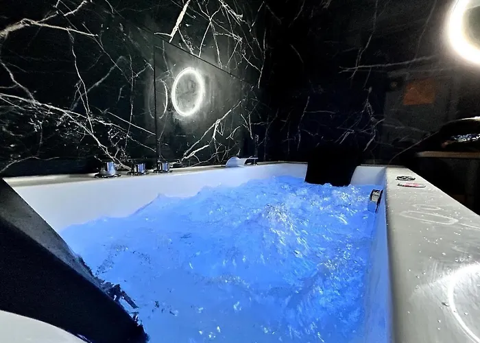 Un Cocon Paisible Avec Balneo Proche Centre Apartment *